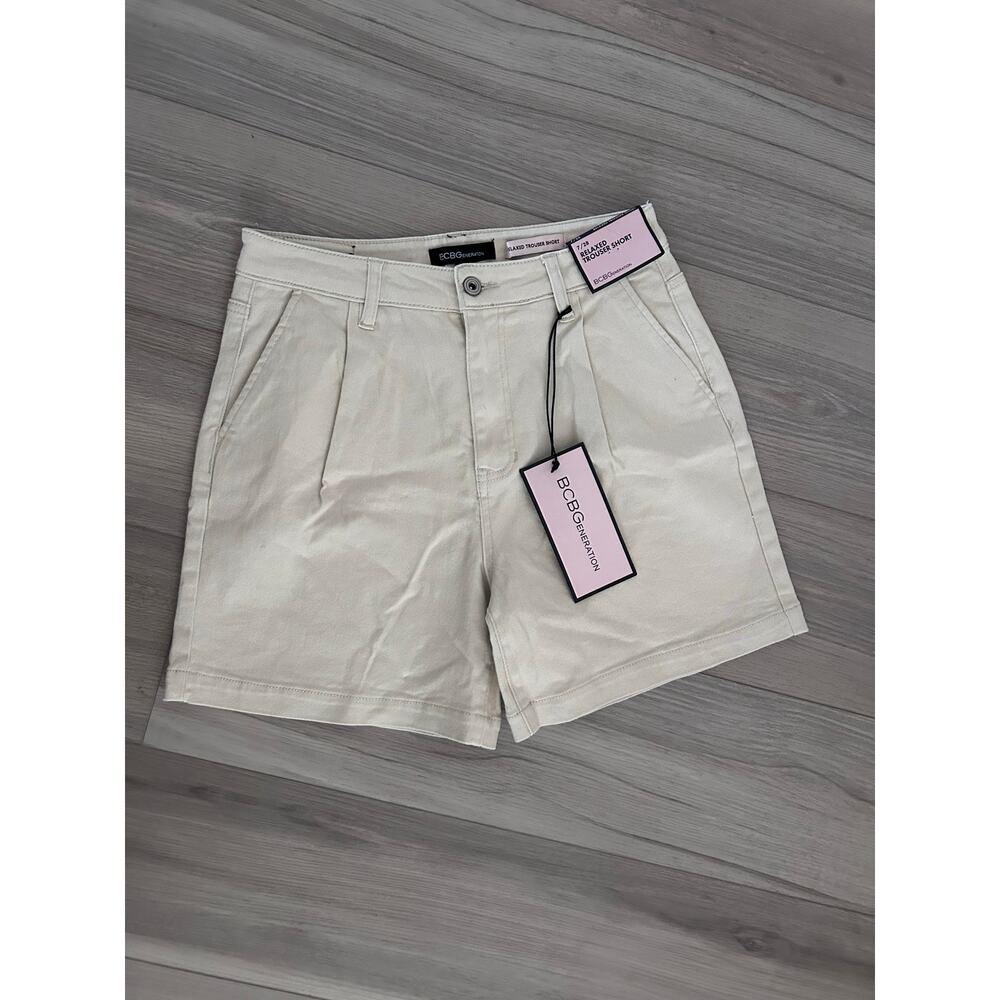 BCBGeneration Ivory Relaxed Trouser Short with Pockets size 7/28